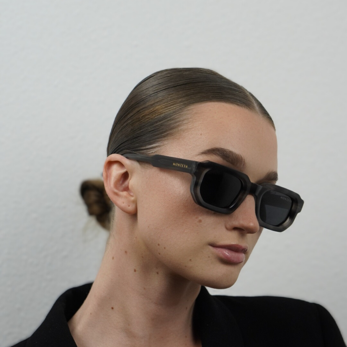 MONTEYA Urban in Charcoal women sunglasses. High-end eyewear. Acetate Frame. TAC Polarized lenses.